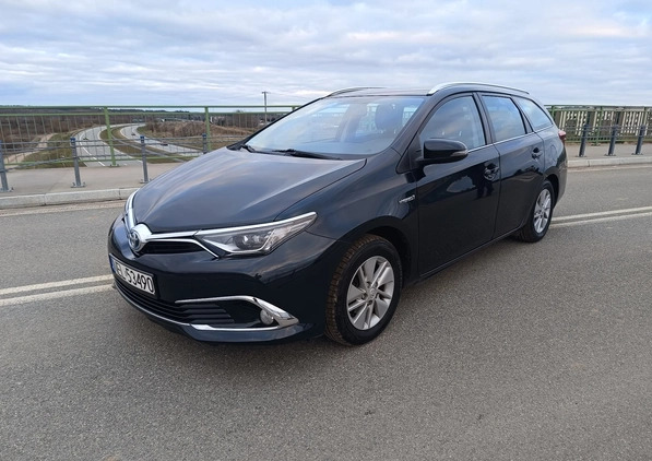 Toyota Auris cena 44900 przebieg: 183900, rok produkcji 2014 z Ełk małe 121